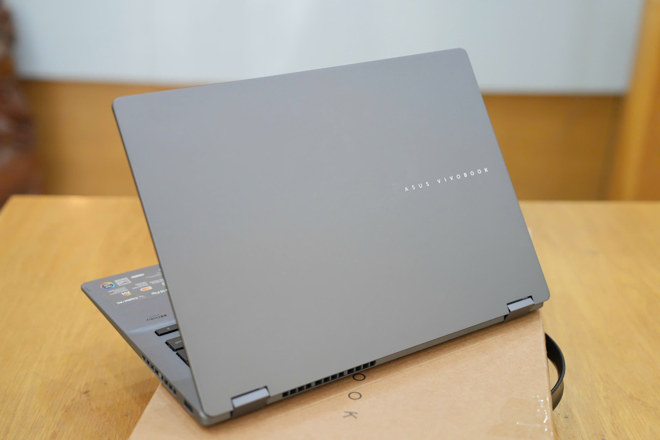 ASUS ZENBOOK 14 FLIP TP3407S ULTRA 7 256V 16G 1TB 14”OLED