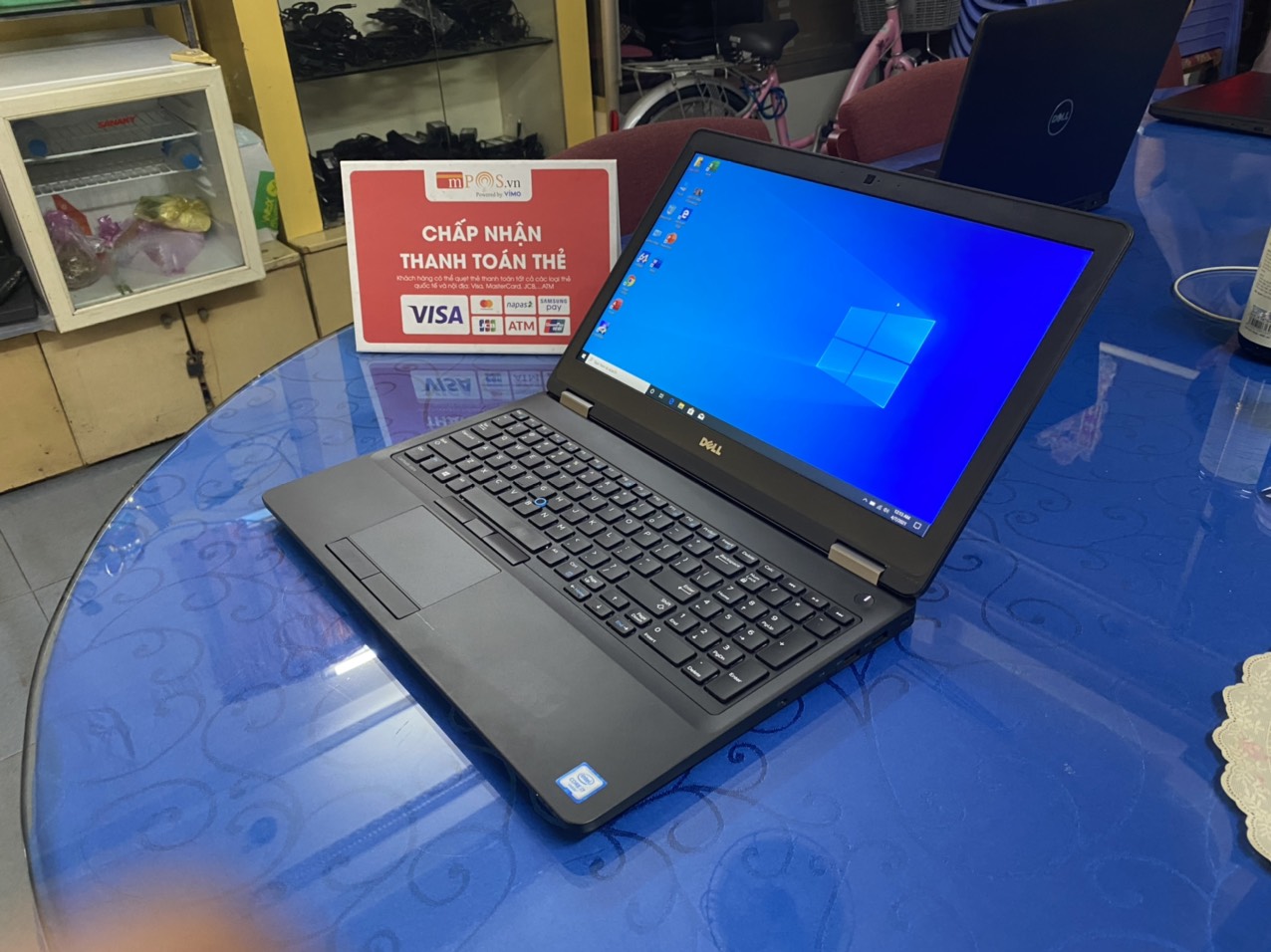 DELL LATITUDE E5570 i7 6820HQ 8GB 15.6 FHD VGA