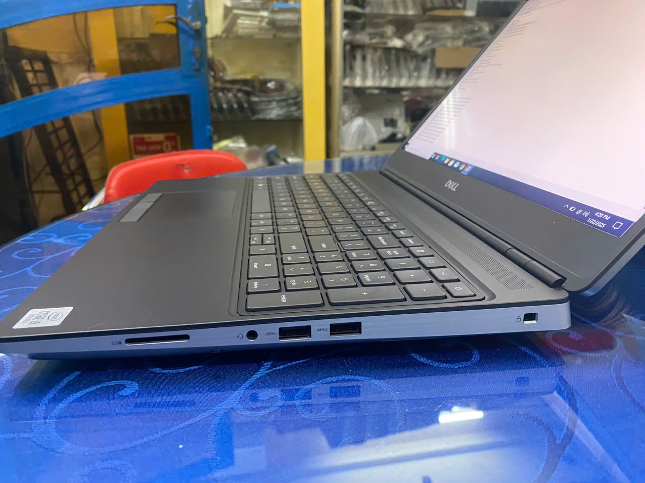 DELL PRECISION 7550 i7 10850H 16GB 15.6" VGA 4GB  Tran