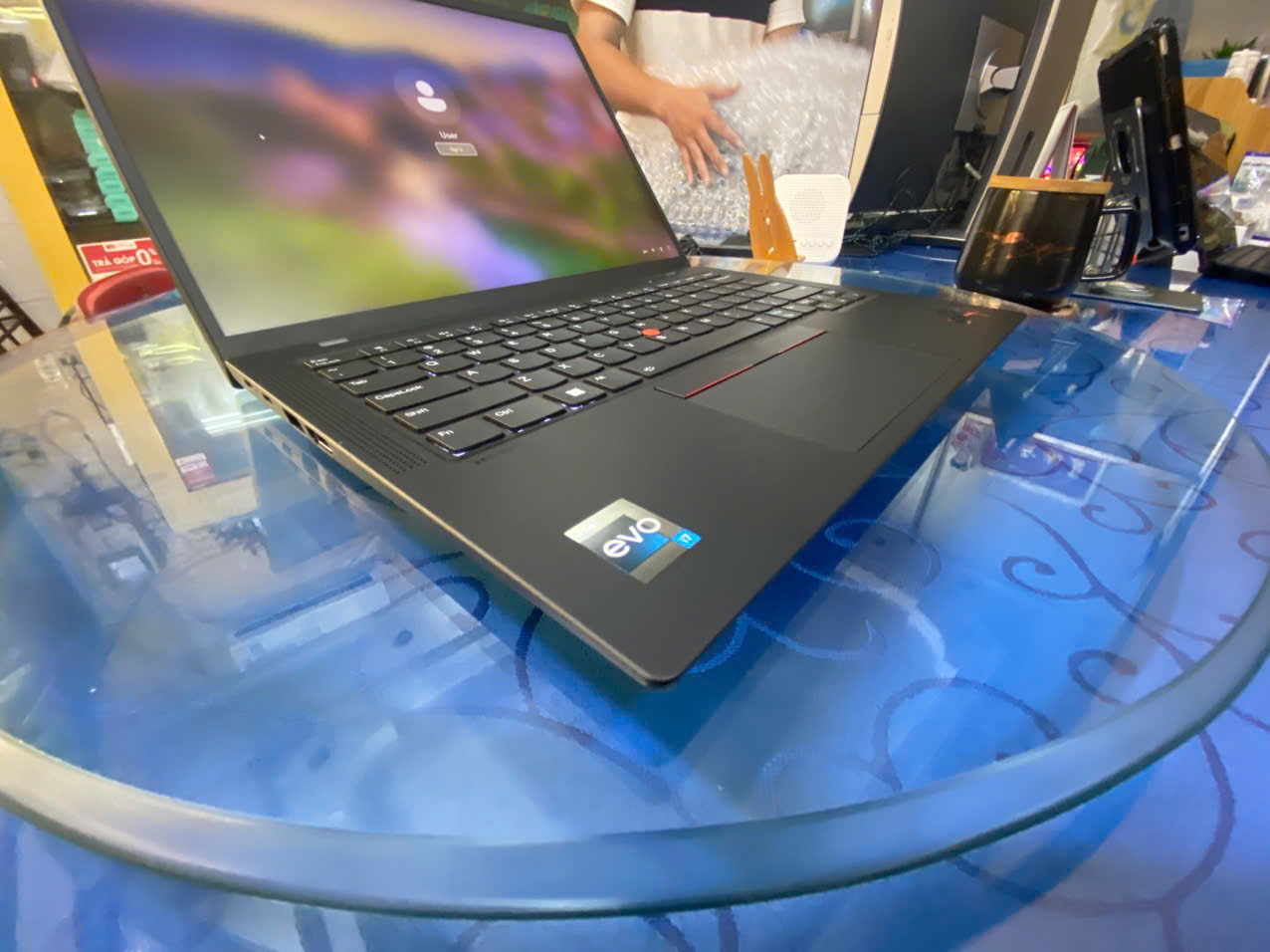 LENOVO THINKPAD X1 CARBON GEN 11 I7 1355U 16GB 14"FHD+  Trang chủ Danh 