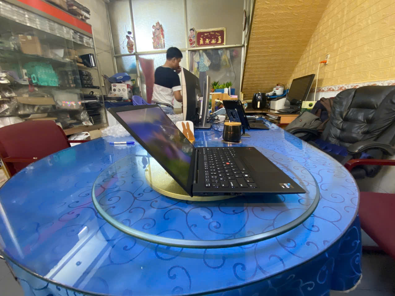 LENOVO THINKPAD X1 CARBON GEN 11 I7 1355U 16GB 14"FHD+  Trang chủ Danh 
