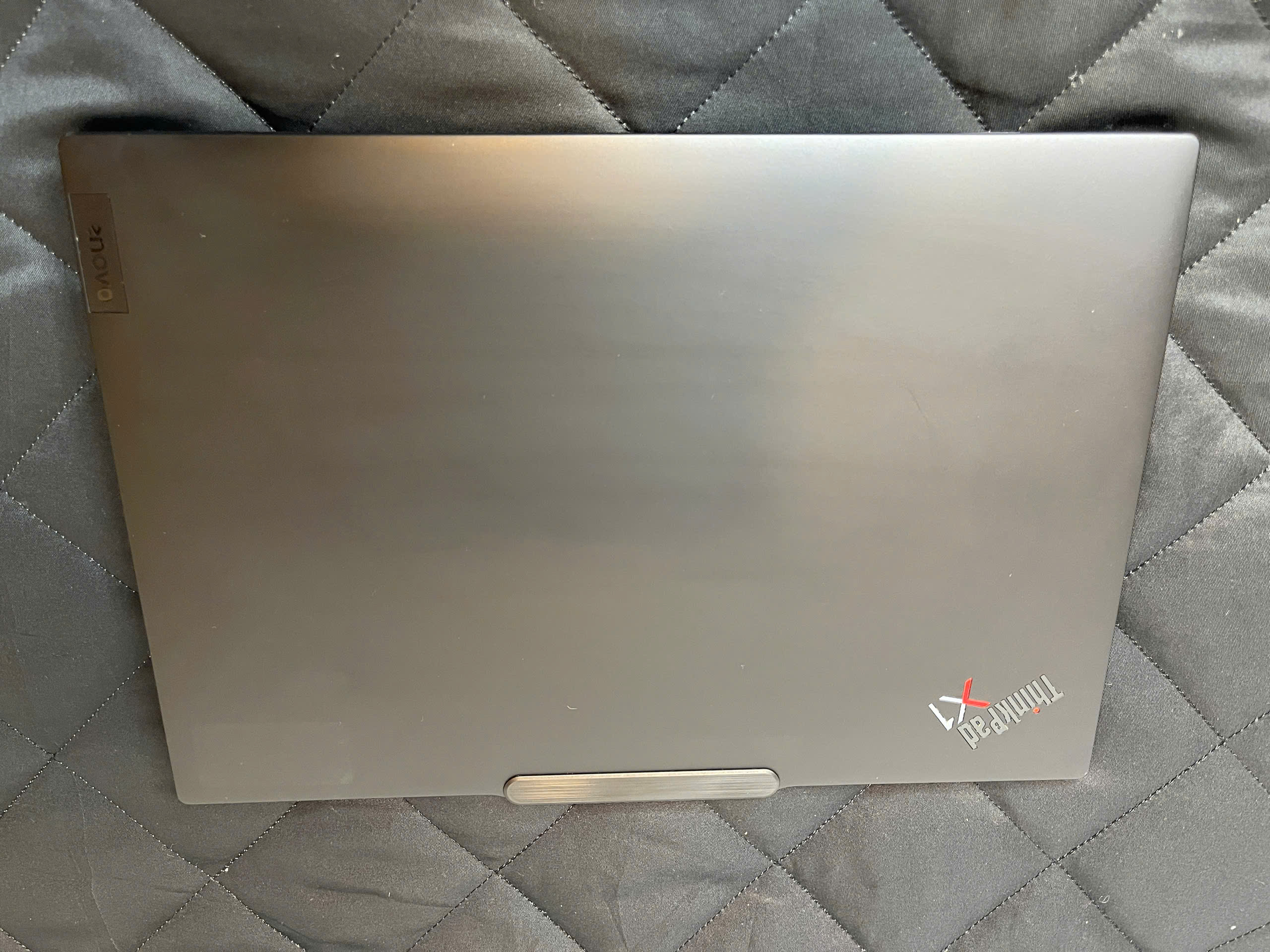 LENOVO THINKPAD X1 CARBON GEN 12 ULTRA 7 165U 16GB 14"FHD+  Trang chủ Danh Mục Sản Phẩm 