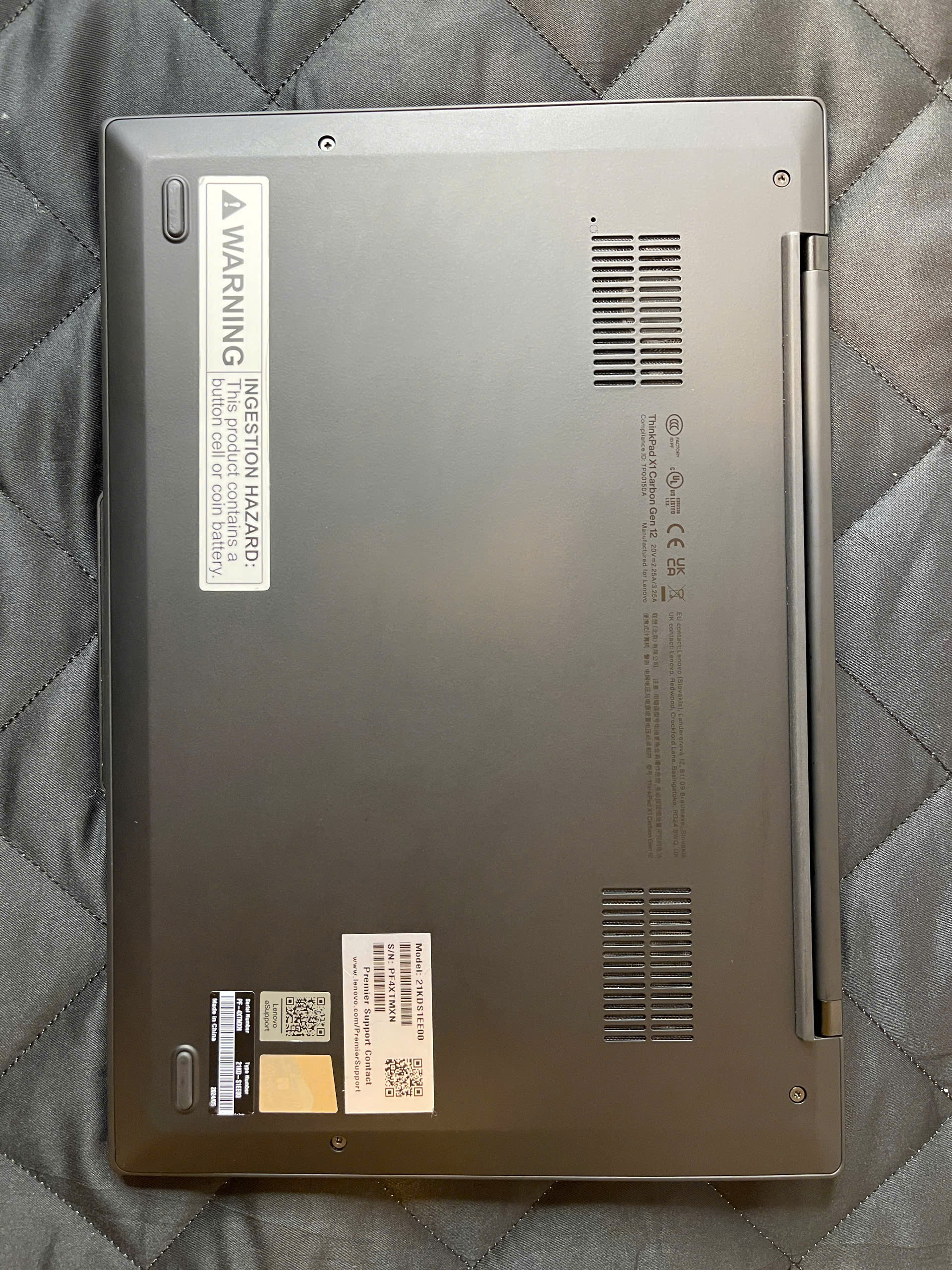 LENOVO THINKPAD X1 CARBON GEN 12 ULTRA 7 165U 16GB 14"FHD+  Trang chủ Danh Mục Sản Phẩm 
